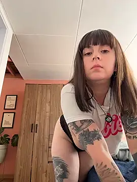 MidnightHearts webcam