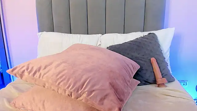 PriscilaCooper webcam