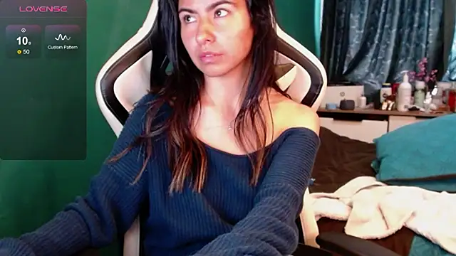 alice_middlee webcam