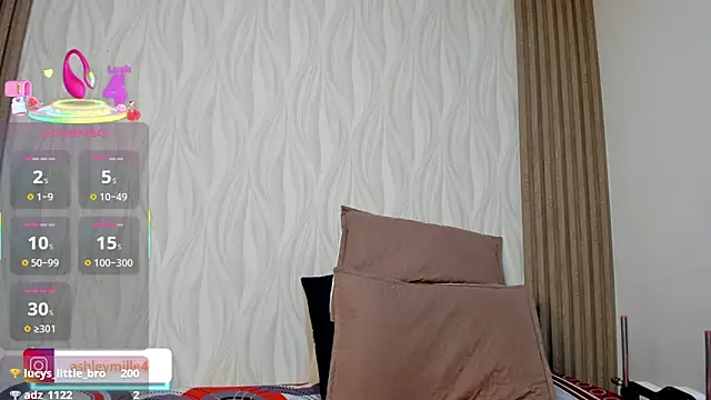 _ashleymiller webcam