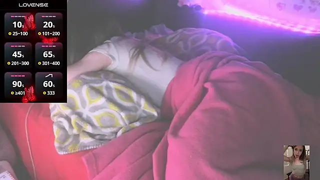 Blondiewithanass webcam