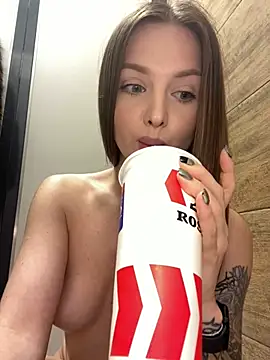 Webcam Model (KrisMagnoly)  is live.Free join now!