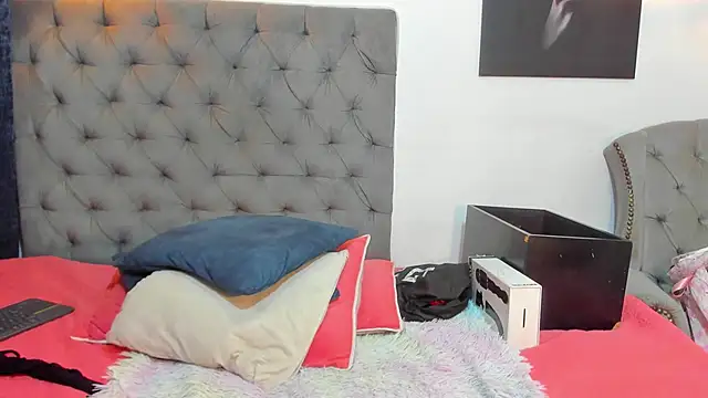 nahiroby_ebony webcam