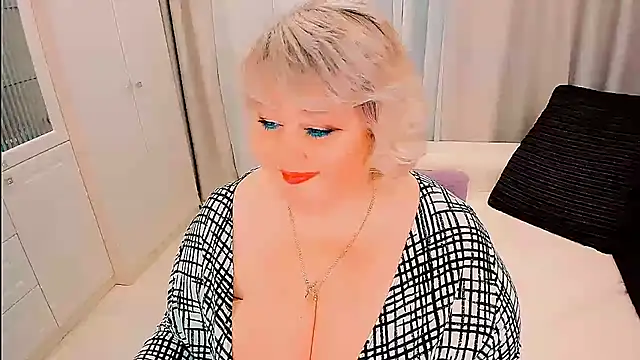 BIGTITSBBW webcam
