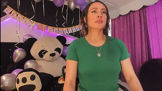 coral_gibson - Coral_Gibson's free webcam - UK Sex Cams