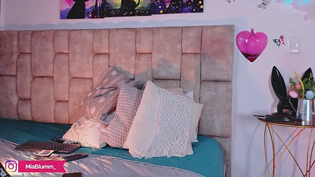 miiablumm_ (F young) - Domi in my ass