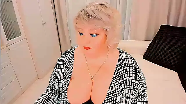 BIGTITSBBW webcam
