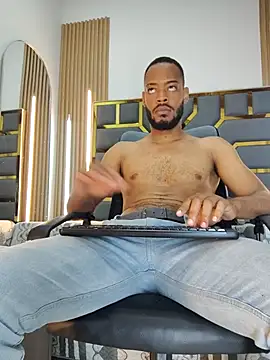 Oliver_bigblack_cock webcam