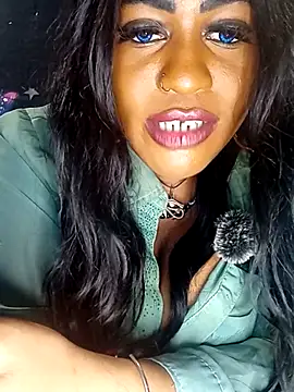 AmazonianMistress webcam