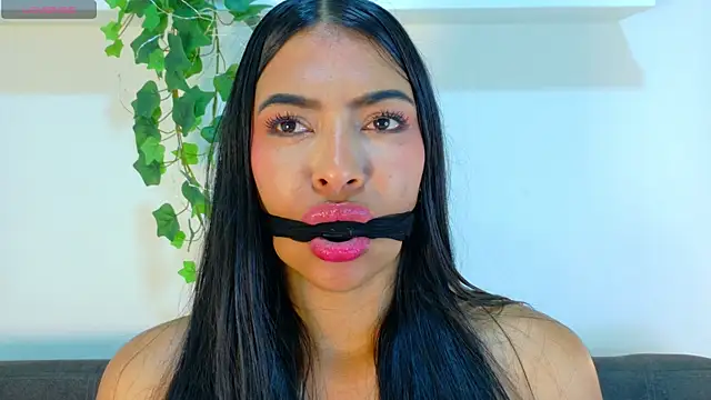 RiriiBrunette__ webcam