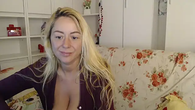 _karolynesyera_ webcam