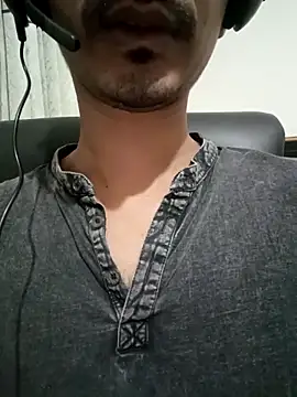 dreamtoungelick69 webcam