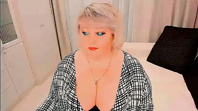 BIGTITSBBW webcam