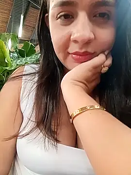 Julieth_hot-69 webcam