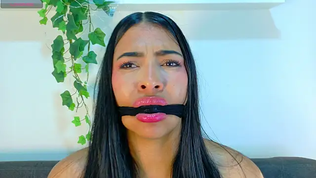 RiriiBrunette__ webcam