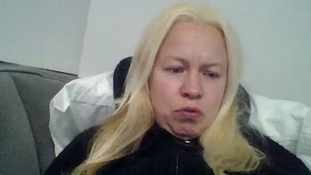 jennyblondeuk webcam