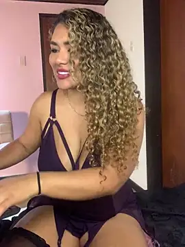 TianaRios_Pink webcam