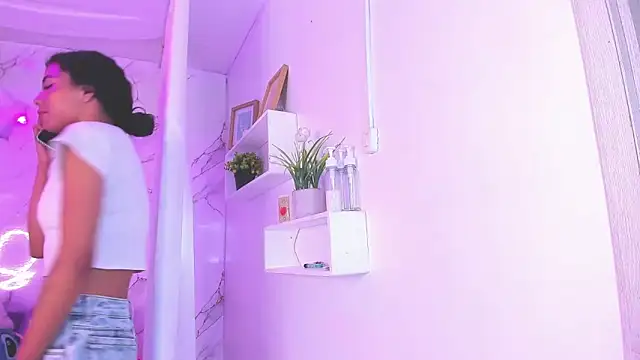 Bella_Miller1_ webcam