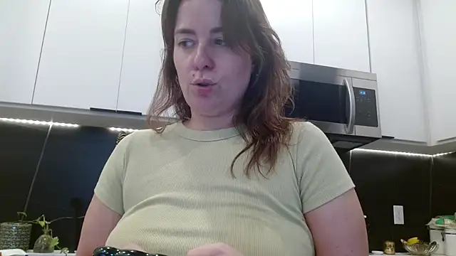 HazelSkyesChat webcam