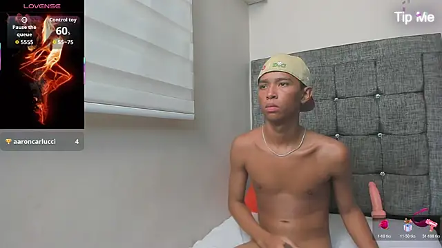 Little_Twink19x webcam