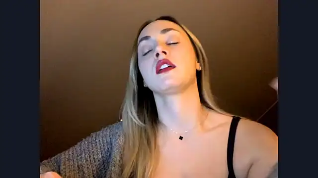 ScarlettSensitive webcam