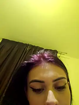 Crazy_Brunette webcam