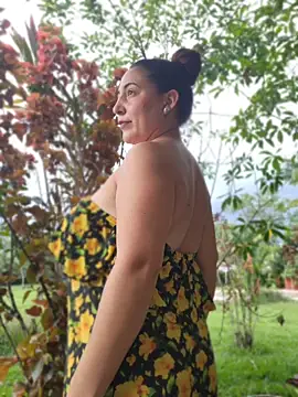 vickyhoult (F young) - Rub pussy on your face