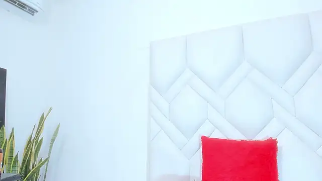 Cleopatra_Trans live sex cam