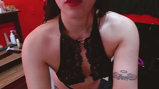 Emily_Slave28 webcam