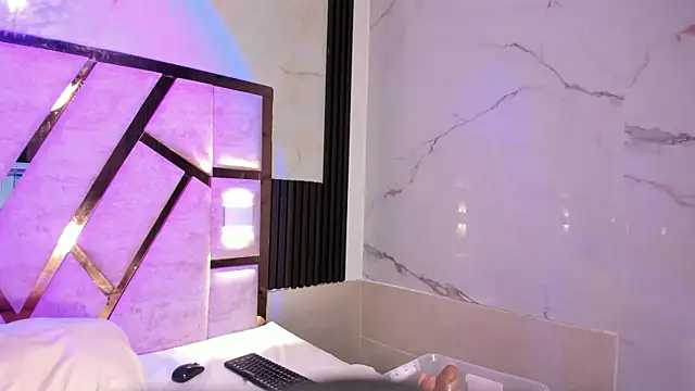 Athenea_Mills webcam