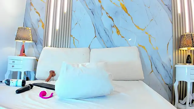 Tiifany_Baker webcam