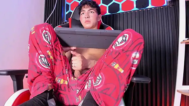 cristopher_wild (M twink) - pay for a medical procedure