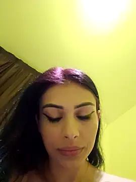 Crazy_Brunette webcam
