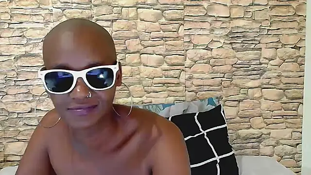 EbonyOlive69 webcam