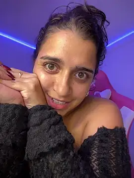 aliciia777 (F young) - ride dildo 😈💦