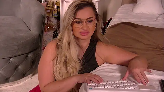 Denisse_Perry webcam