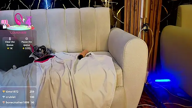 Starlight_Matures_aws webcam