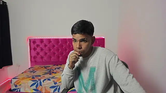 isaac_master77 webcam