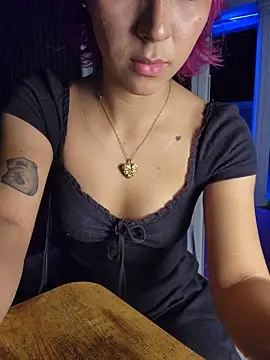 Kitty_San_xXx webcam