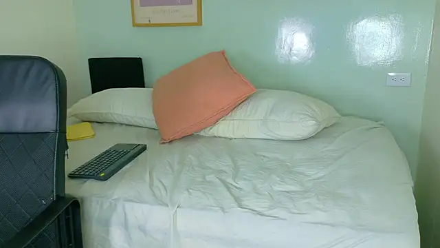 MeganEvanss__ webcam