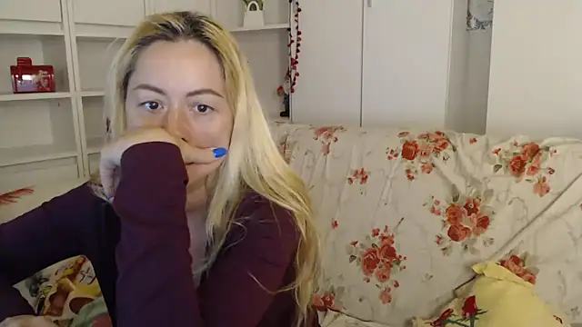 _karolynesyera_ webcam