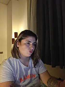 Juliietha_servas webcam