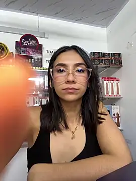 lunaluxury22 - Lunaluxury22's free webcam - UK Sex Cams