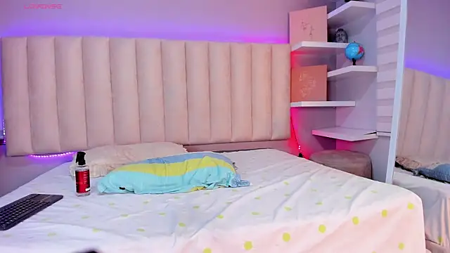 zoe_henderson webcam