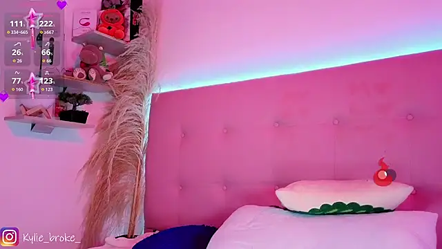 Kylie_brokee webcam