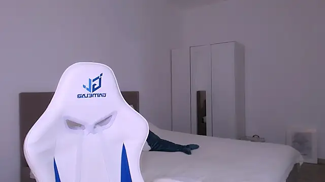 Luna_insniity webcam