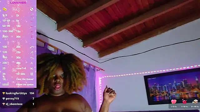 ebony_NeighborMoans webcam