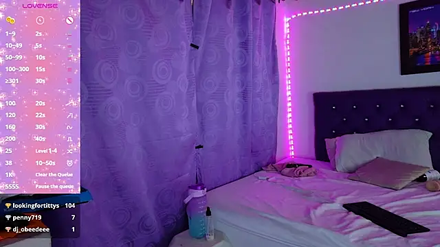 ebony_NeighborMoans webcam