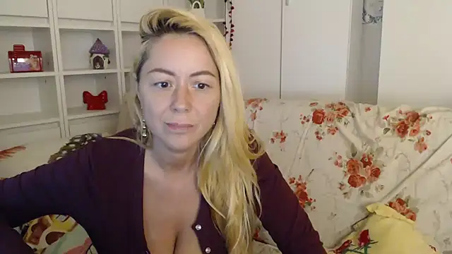 _karolynesyera_ webcam
