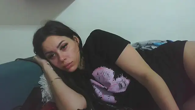 LovelyJulliette webcam